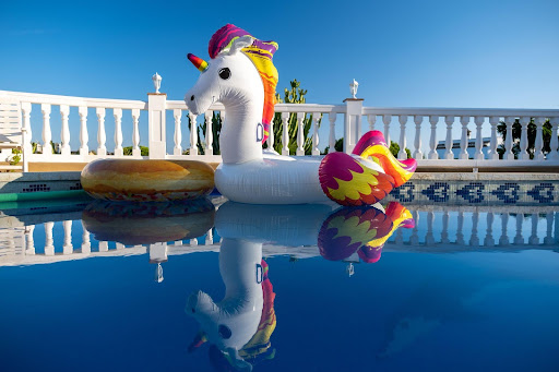 Inflatable Animals In The Film Industry: Adding Realism And Fun To Movie Sets