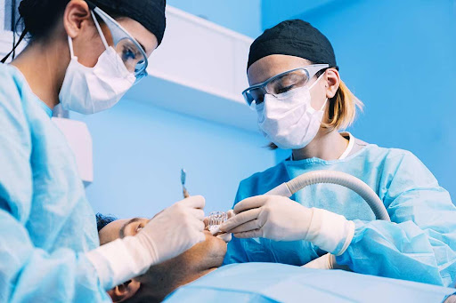 Is It Essential to Visit Emergency Dentist for Knocked Out Tooth?